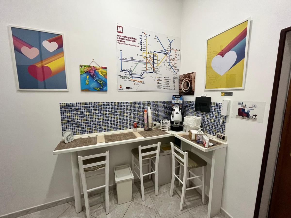 Regy Bed & Breakfast เนเปิลส์ ภายนอก รูปภาพ