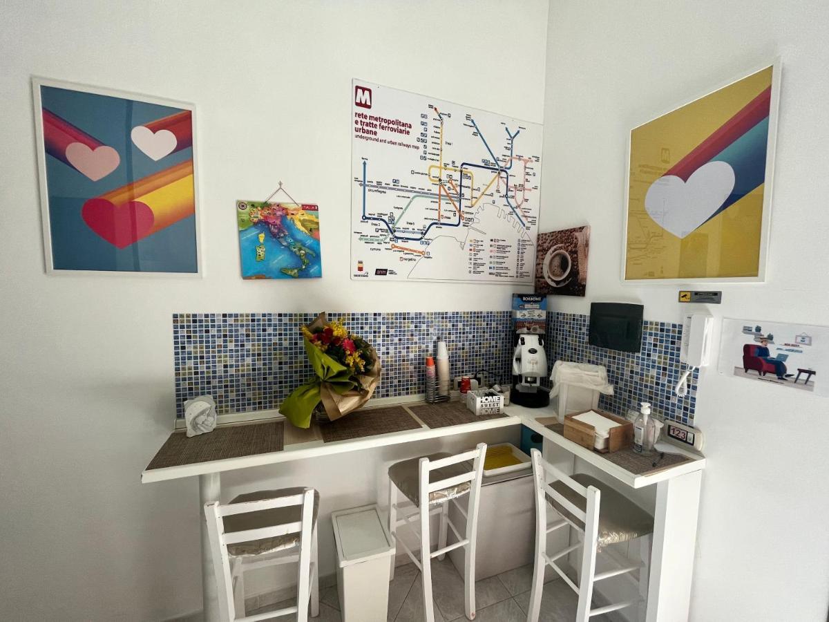 Regy Bed & Breakfast เนเปิลส์ ภายนอก รูปภาพ