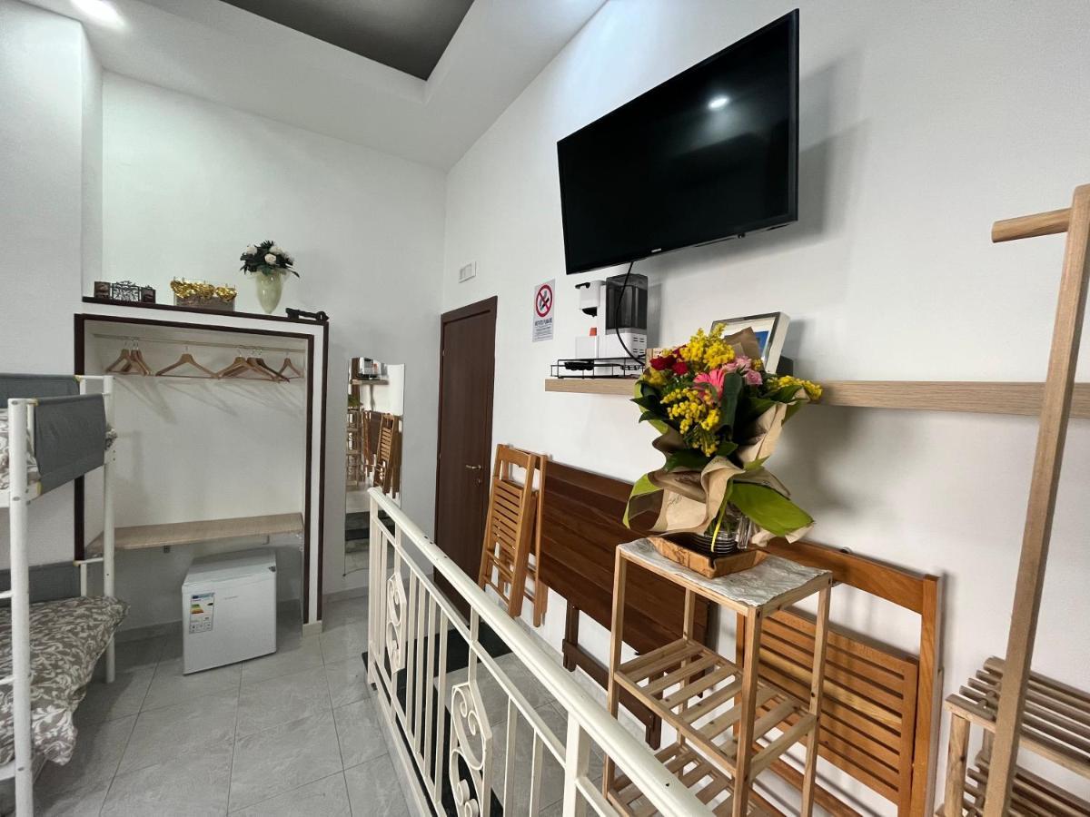 Regy Bed & Breakfast เนเปิลส์ ภายนอก รูปภาพ