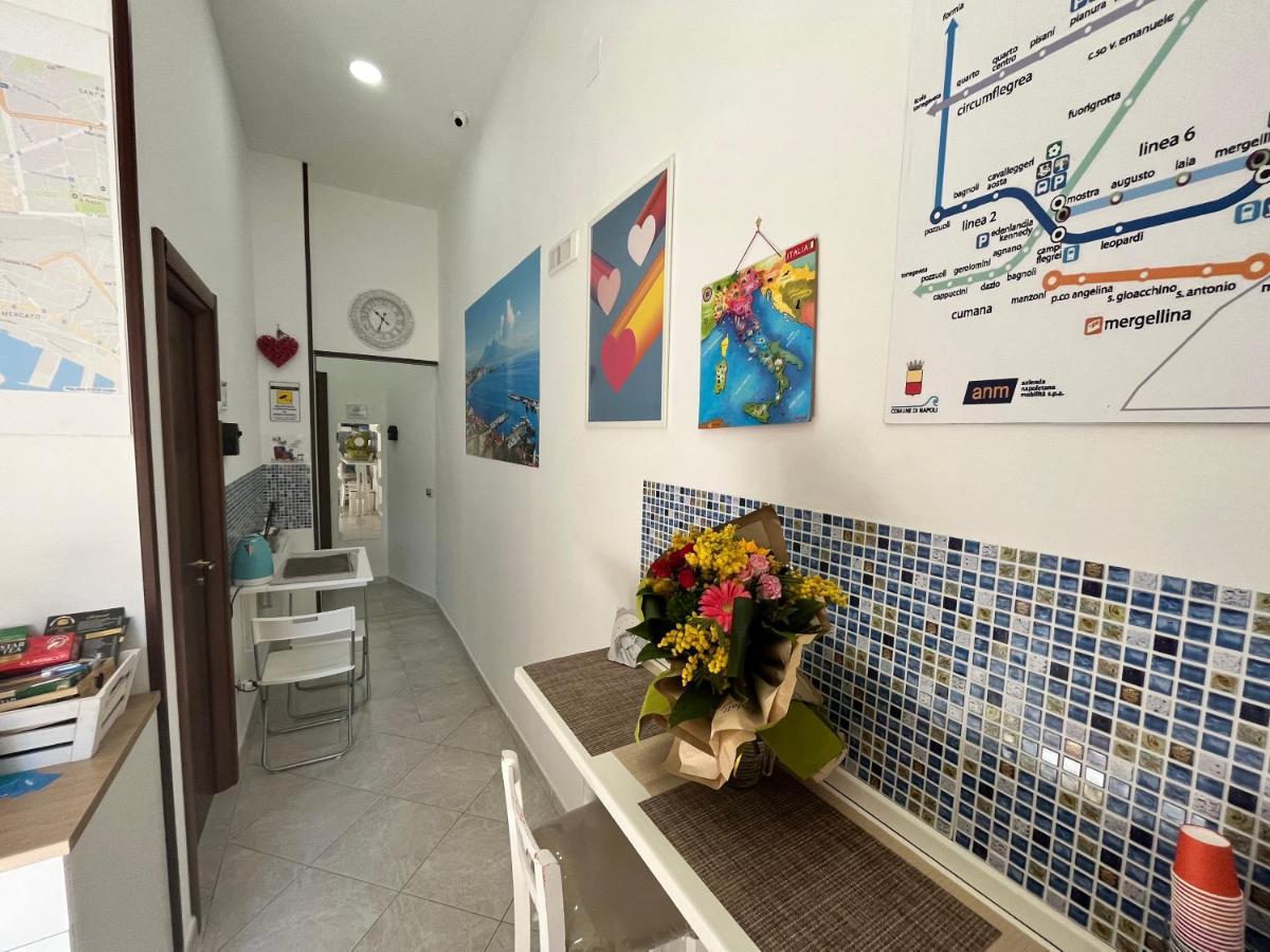 Regy Bed & Breakfast เนเปิลส์ ภายนอก รูปภาพ
