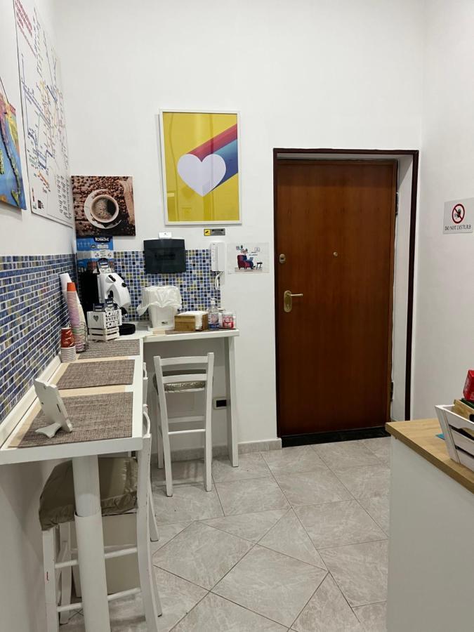 Regy Bed & Breakfast เนเปิลส์ ภายนอก รูปภาพ