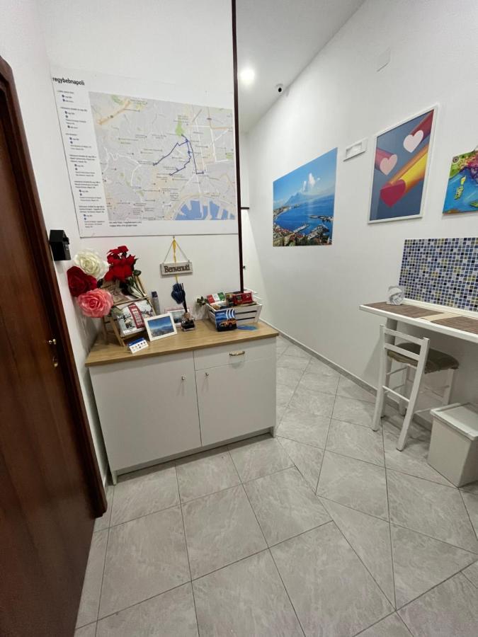 Regy Bed & Breakfast เนเปิลส์ ภายนอก รูปภาพ